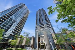 5 Valhalla Inn Road 2204, Toronto, ON M9B 0B1