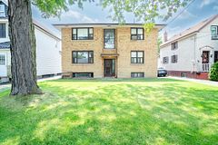 35 Laburnham Avenue UPPER, Toronto, ON M8W 1S6
