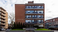 371 Lakeshore Road W 103, Mississauga, ON L5H 1H4