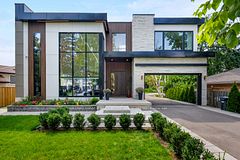 564 Stonecliffe Road, Oakville, ON L6L 4N9
