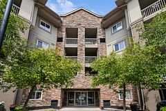4 Dayspring Circle 105, Brampton, ON L6P 2Z5