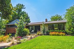 794 Falcon Boulevard, Burlington, ON L7T 3B3