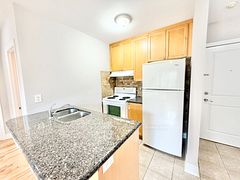 15 Thirty Third Street 302, Toronto, ON M8W 3G7