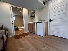 280 Thirtieth Street, Toronto, ON M8W 3E3