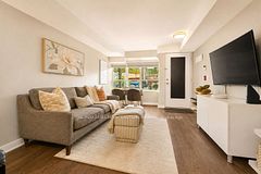 11 Superior Avenue Th3, Toronto, ON M8V 0A7