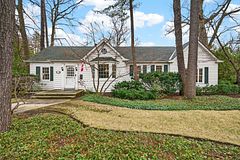3046 South Drive, Burlington, ON L7N 1H2