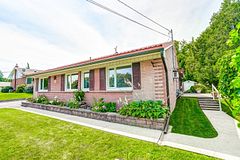 4 Sora Drive, Mississauga, ON L5M 1A8
