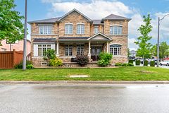 9 Peridot Road, Brampton, ON L6P 0Z6