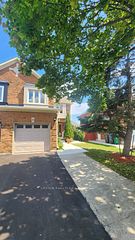 9 Palmolive Street, Brampton, ON L6R 1P4
