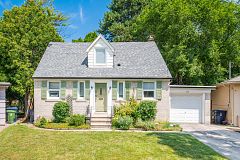 10 Elmview Court, Toronto, ON M9A 2T8