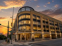 205 Lakeshore Road W 201, Oakville, ON L6K 0H8