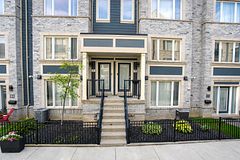 5035 Oscar Peterson Boulevard 12, Mississauga, ON L5M 0P4