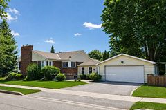 248 Kingsleigh Court, Milton, ON L9T 1X7