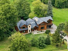 2019 Dundas Street, Burlington, ON L7P 0S8