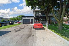 22 Neames Crescent, Toronto, ON M3L 1K9