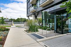 7 Smith Crescent 817, Toronto, ON M8Z 0G3