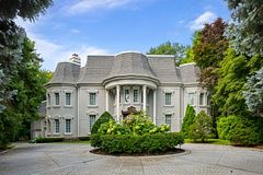 7 The Green Pines, Toronto, ON M9C 2K5