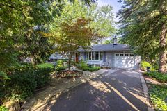 401 Cairncroft Road, Oakville, ON L6J 4M8