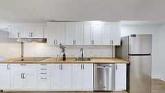 1121 Foxglove Place LOWER, Mississauga, ON L5V 2N4