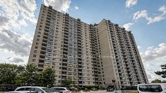 390 Dixon Road 1906, Toronto, ON M9R 1T4