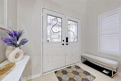 3258 Angel Pass Drive, Mississauga, ON L5M 7J7