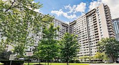 3590 Kaneff Crescent 313, Mississauga, ON L5A 3X3
