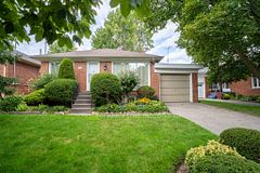 14 Claymore Drive, Toronto, ON M8Z 2R9