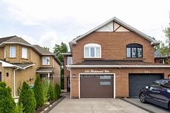 1192 Prestonwood Crescent, Mississauga, ON L5V 2V3