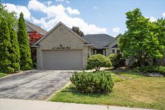 172 River Oaks Boulevard E, Oakville, ON L6H 5N7
