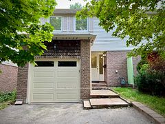 883 Sweetwater Crescent, Mississauga, ON L5H 4A7