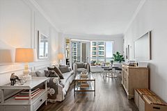 2087 Lake Shore Boulevard W 604, Toronto, ON M8V 4G3