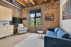 363 Sorauren Avenue 312, Toronto, ON M6R 3C1