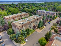 216D Plains Road West Road W 309, Burlington, ON L7T 4K8