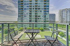 1900 Lake Shore Boulevard W 805, Toronto, ON M6S 1A4