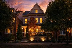 215 ROXTON Road, Oakville, ON L6H 6M9