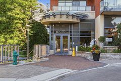 25 Fontenay Court 1104, Toronto, ON M9A 0C4