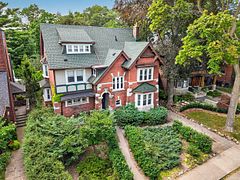284 Indian Road, Toronto, ON M6R 2X2