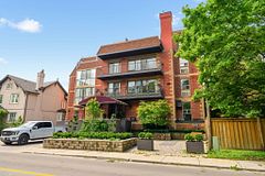 162 Reynolds Street 301, Oakville, ON L6J 3K9