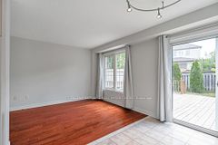 5554 Creditrise Place, Mississauga, ON L5M 6E3