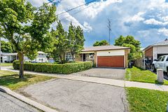 199 Grandravine Drive, Toronto, ON M3J 1B8