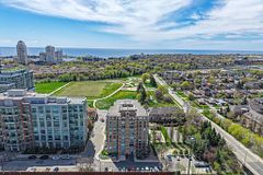 190 Manitoba Street 904, Toronto, ON M8Y 3Y8