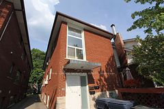 31 Fifteenth Street 2, Toronto, ON M8V 3J3
