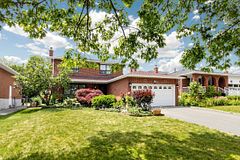 25 Malcolm Crescent, Brampton, ON L6S 3C7