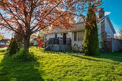 13 Foster Road, Mississauga, ON L4T 1C3