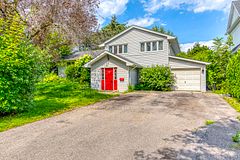 235 Tweedsdale Crescent, Oakville, ON L6L 4P8