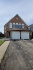 144 Moffatt Avenue, Brampton, ON L6Y 4R8