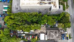 100 Cartwright Avenue, Toronto, ON M6A 1V2