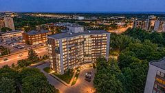 1230 Marlborough Court 202, Oakville, ON L6H 3K6