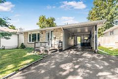 2234 Sheffield Drive, Burlington, ON L7P 2X1
