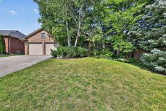 1092 CROFTON Way, Burlington, ON L7P 4W8